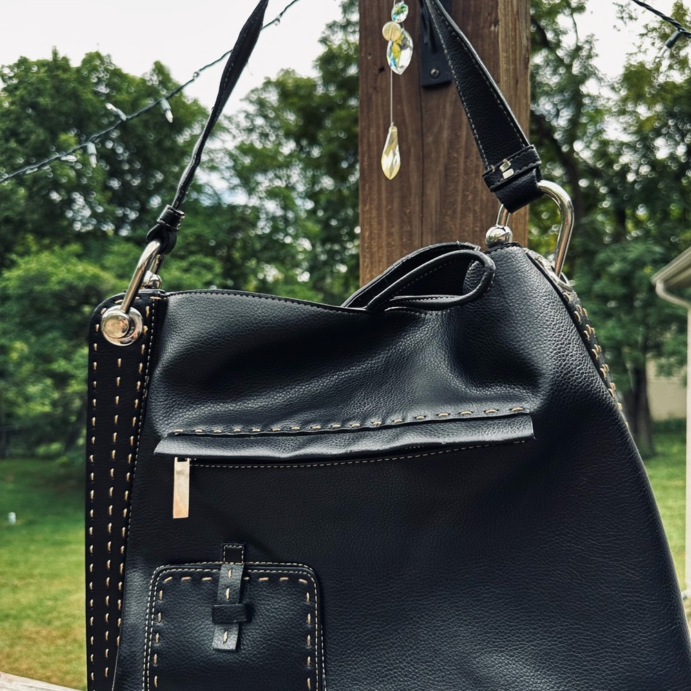 Stylish Large Slouchy Black Leather Carry All Bag. Chunky silver hardware EUC - Picture 4 of 13